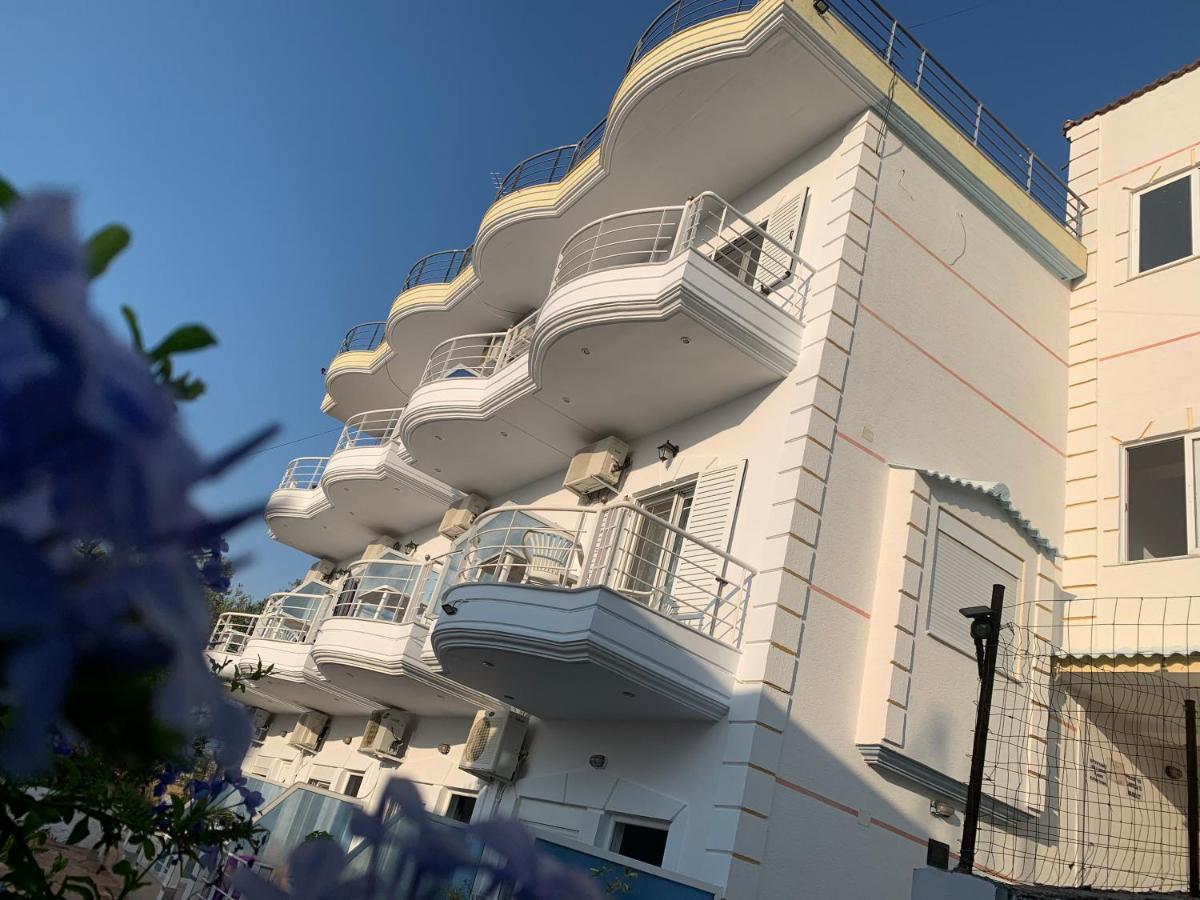 كساميل Henardi Apartments المظهر الخارجي الصورة